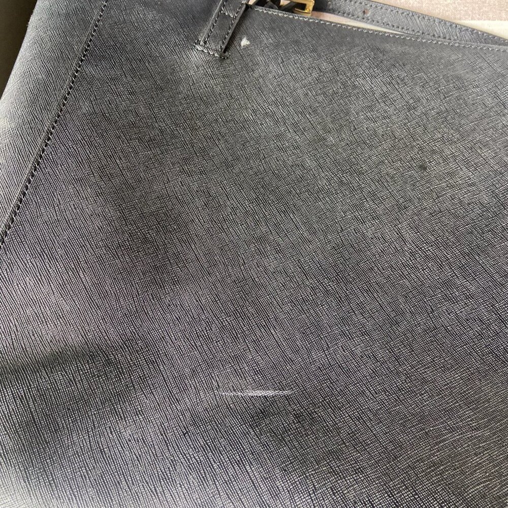 EUC Tory Burch Saffiano Leather - Large Tote Bag - Black - Good condition - Picture 8 of 9